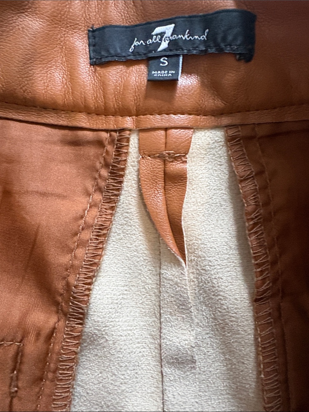 7 For All Mankind Pleated High Rise Vegan Leather Shorts Sz S Camel Brown Cognac - Picture 12 of 13